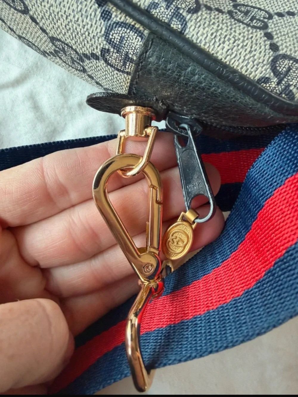 Gucci Beige GG Supreme Crossbody with Navy/Red Web Stripe - Picture 9 of 9